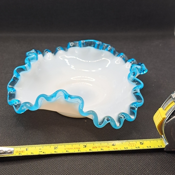 Vintage Fenton Aqua Crest Crimped Ruffel Bowl - Picture 2 of 6